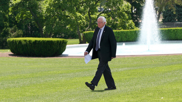 Illustration for article titled Look Away, Bernie Voters. These Photoshops Of Bernie Sanders In The White House Will Be Too Painful.